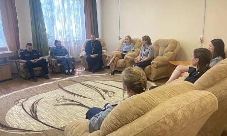 Протоиерей Антоний Шварев провел беседу с сотрудниками уголовно-исполнительной инспекции