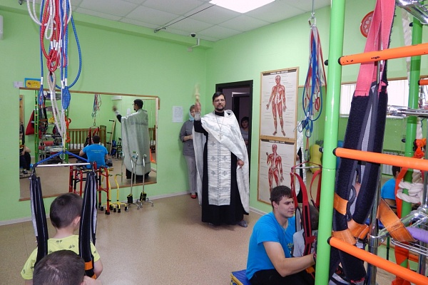 Иерей Сергий Беляков посетил физкультурно-оздоровительный центр для людей с ограниченными возможностями "Адели-Пенза"