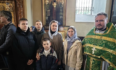 Иерей Сергий Карасёв сослужил Церковным иерархам за литургией в Сергиевской церкви села Соловцовка