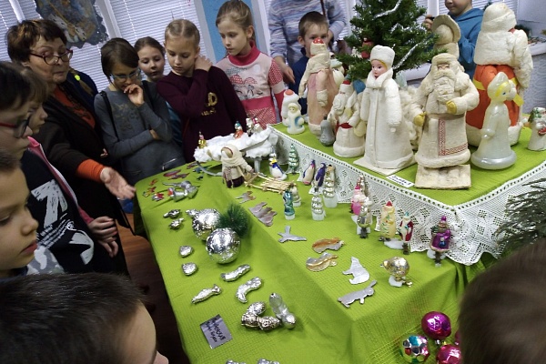 Воспитанники воскресной школы посетили "Музей елочной игрушки"