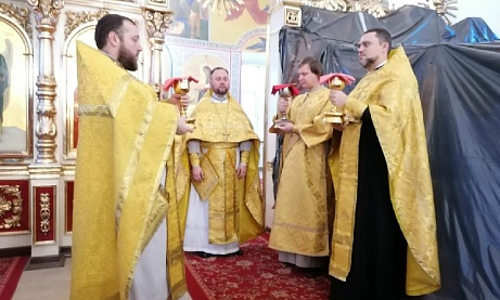 Богослужения в Неделю о мытаре и фарисее