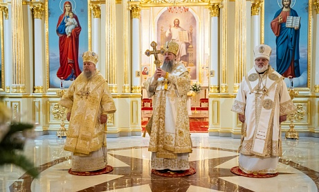 В праздник Рождества Христова протоиерей Александр Филиппов сослужил иерархам Пензенской митрополии за великой вечерней в Спасском кафедральном соборе