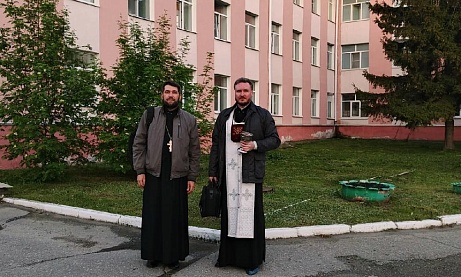 Священники посетили раненых участников СВО в военном госпитале Пензы