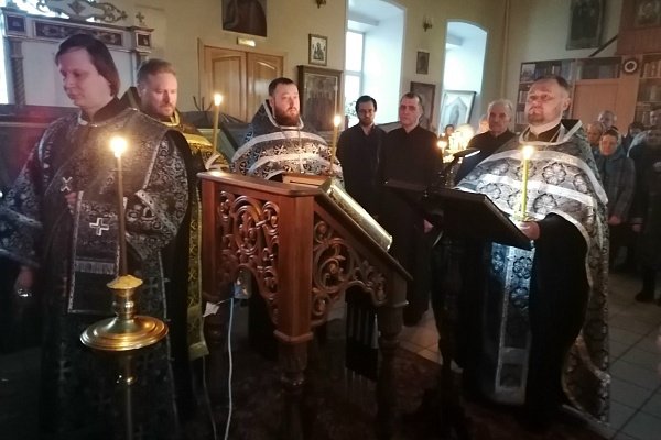 Вечерня с чином Пассии